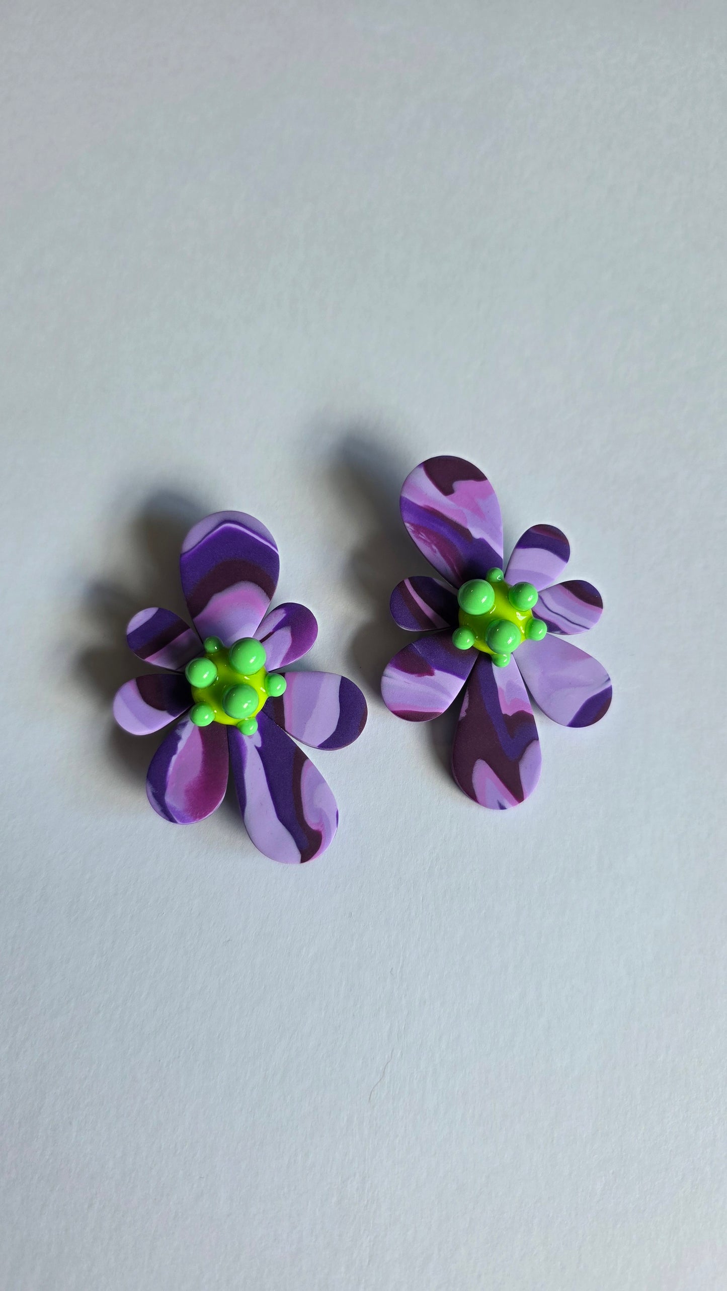 6.5cm Purple Flower Studs/Clip-on